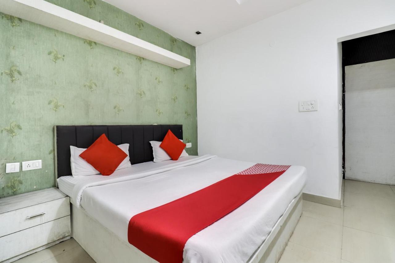 Oyo Flagship Just-9 Inn Near Sahara Ganj Mall Лакхнау Экстерьер фото