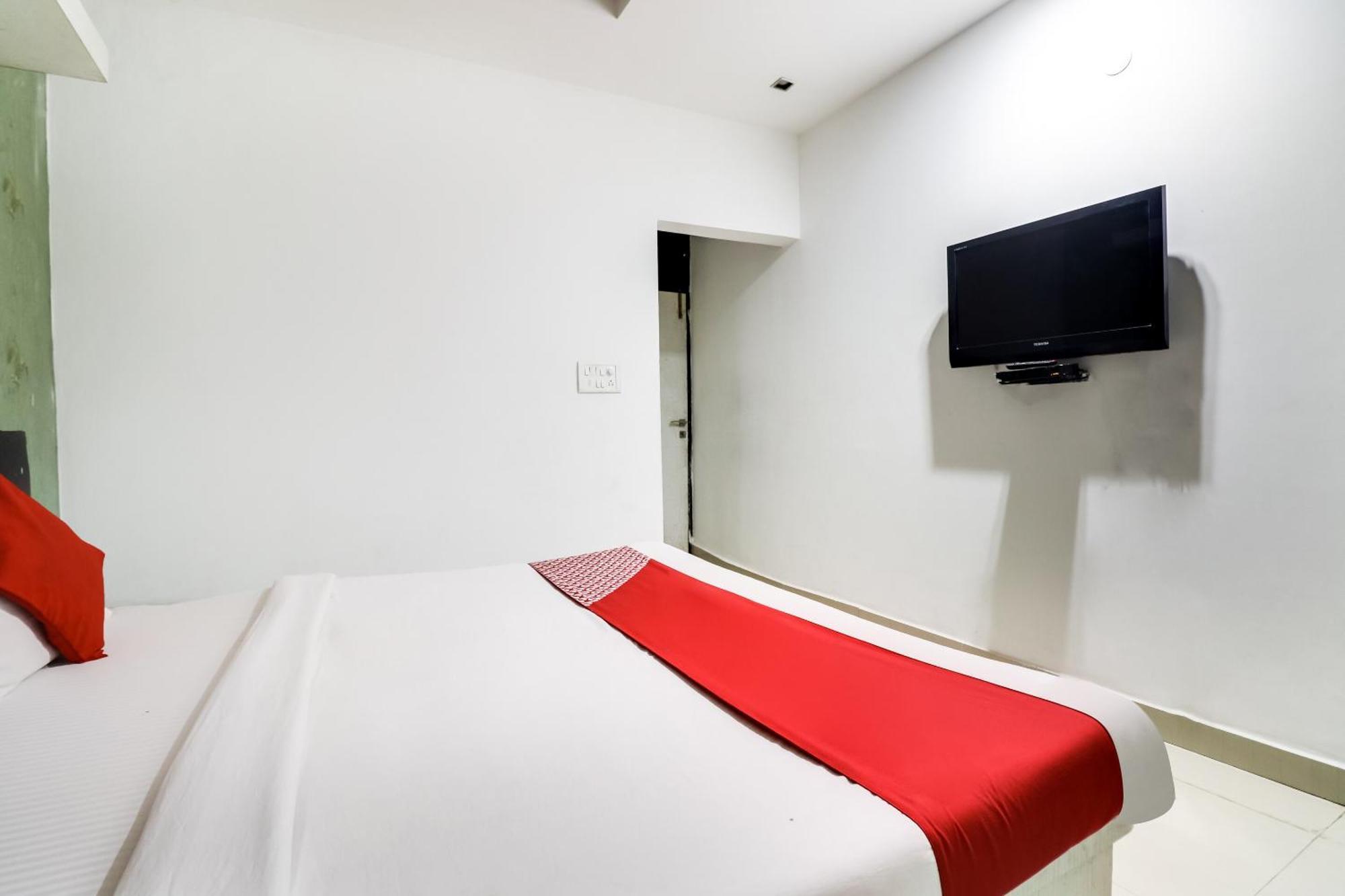 Oyo Flagship Just-9 Inn Near Sahara Ganj Mall Лакхнау Экстерьер фото